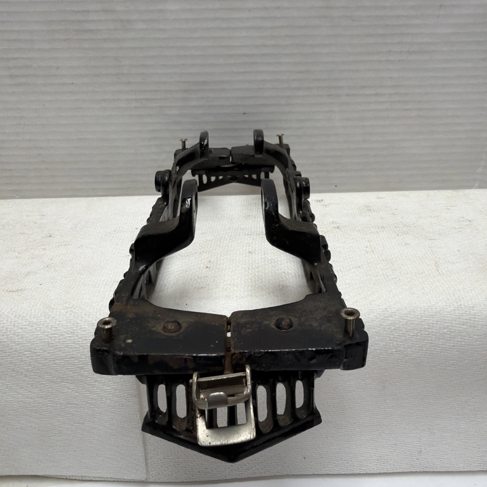 VINTAGE IVES RAILWAY LINES STANDARD GAUGE 3235R LOCOMOTIVE FRAME & SHELL