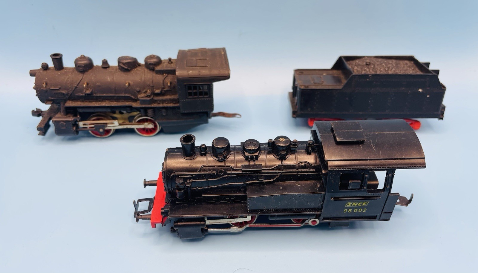 2x HO Gauge 0-4-0 Steam Locomotives + Tender (PIKO, SNCF) Untested / Parts Only