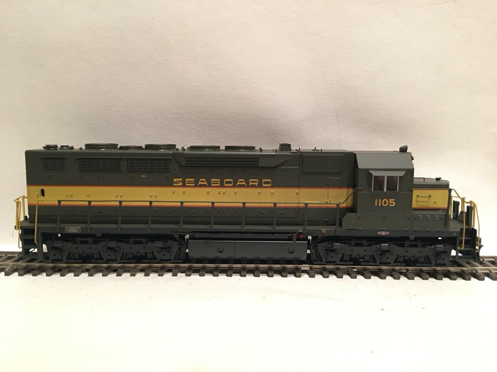 HO Atlas 9281 Seaboard Air Line SDP-35 Diesel Locomotive SAL #1105 DCC