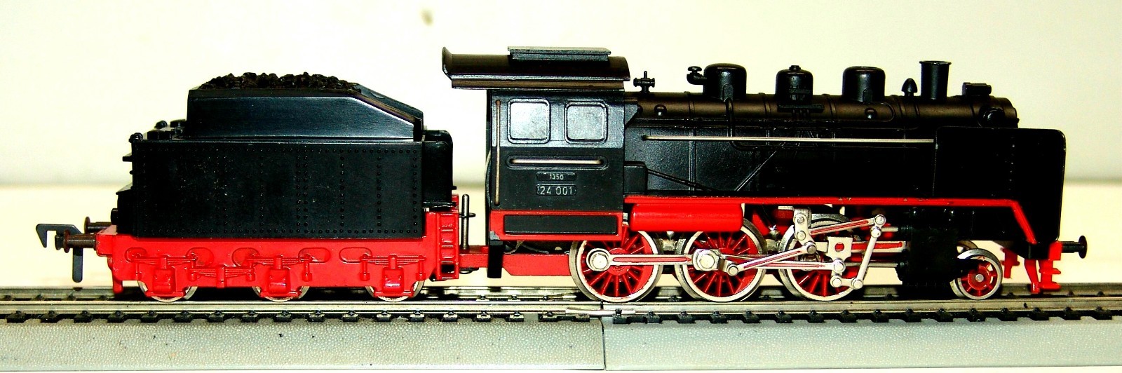 FLEISCHMANN DC HO 1350 24 001 STEAM LOCOMOTIVE (L15)