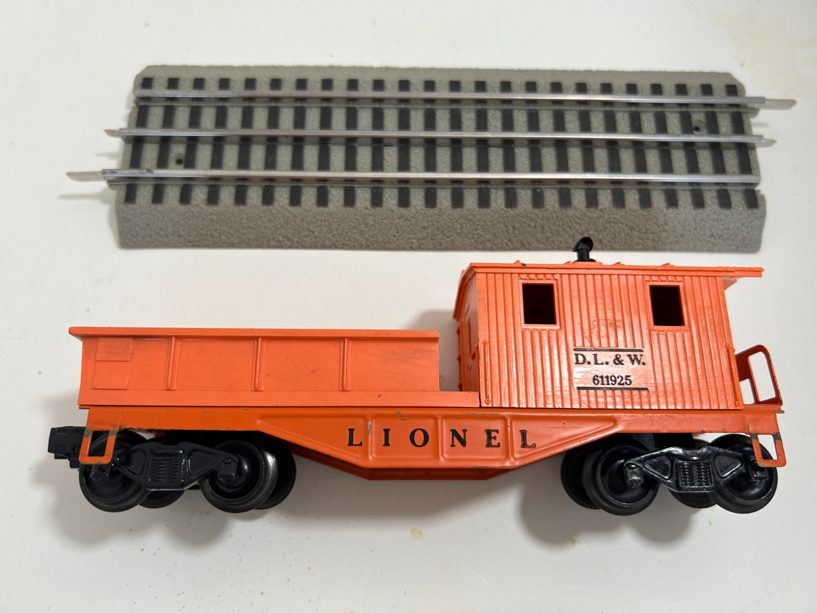 LIONEL O GAUGE LOT OF 6 ROLLING STOCK INCLUDING THE KATY SERIES BOXCAR