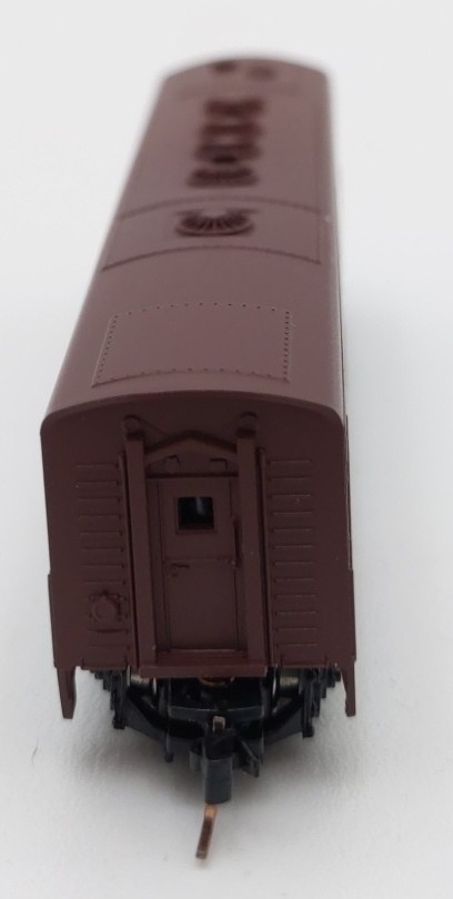 MicroTrains 98002240 Z Rock Island EMD F7B Diesel Locomotive Dummy w/Lights #22