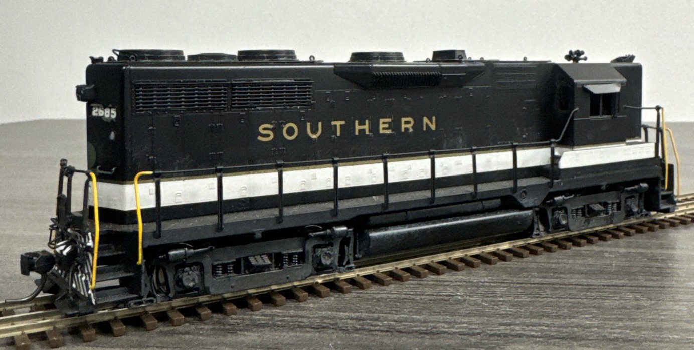 Oriental Limited HO Brass EMD GP35 2500HP High Hood SRR (Southern Railway) #2685