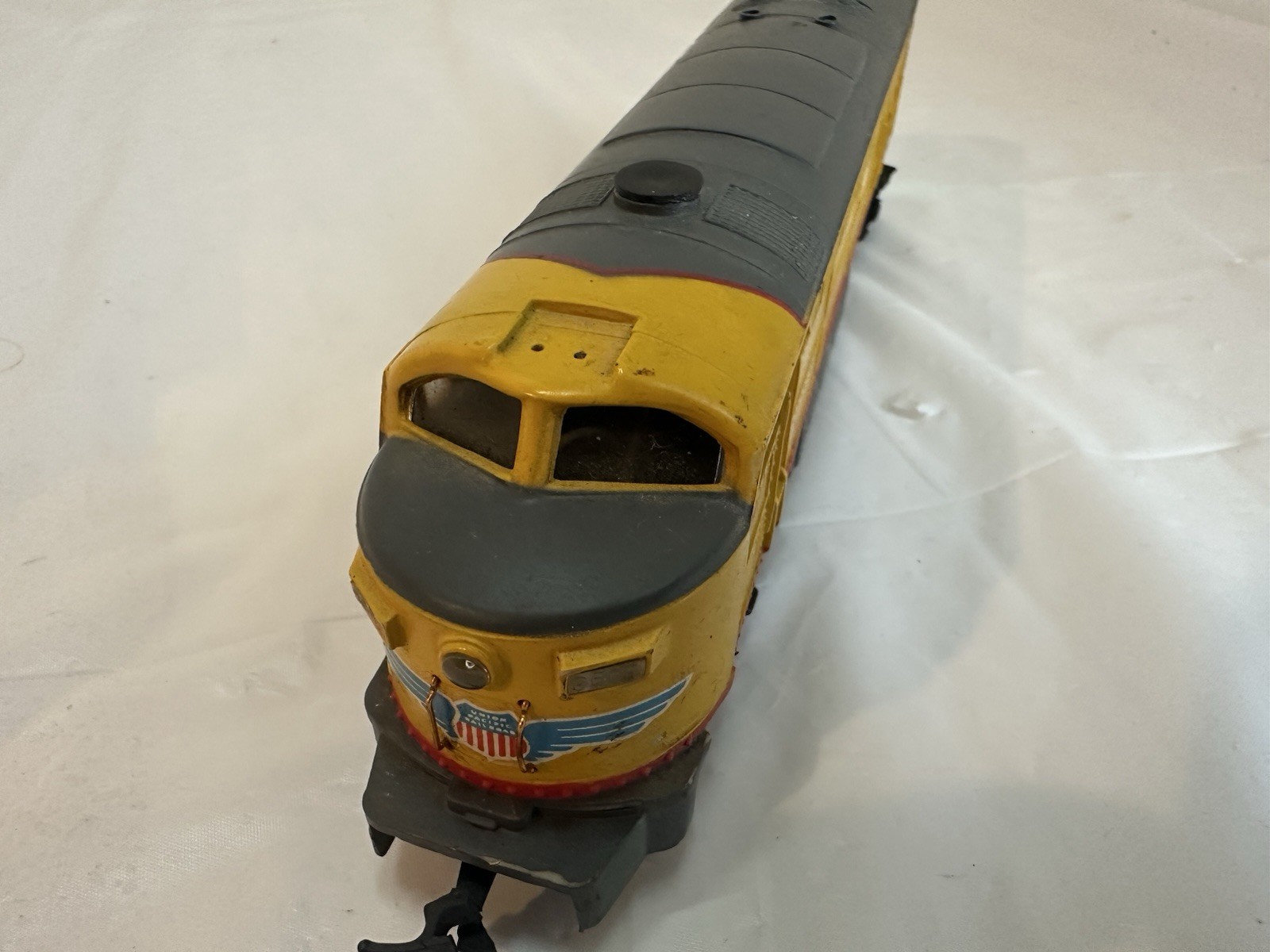 AHM Tempo Union Pacific Powered Locomotive 1041 HO Scale Used Working EMD E9