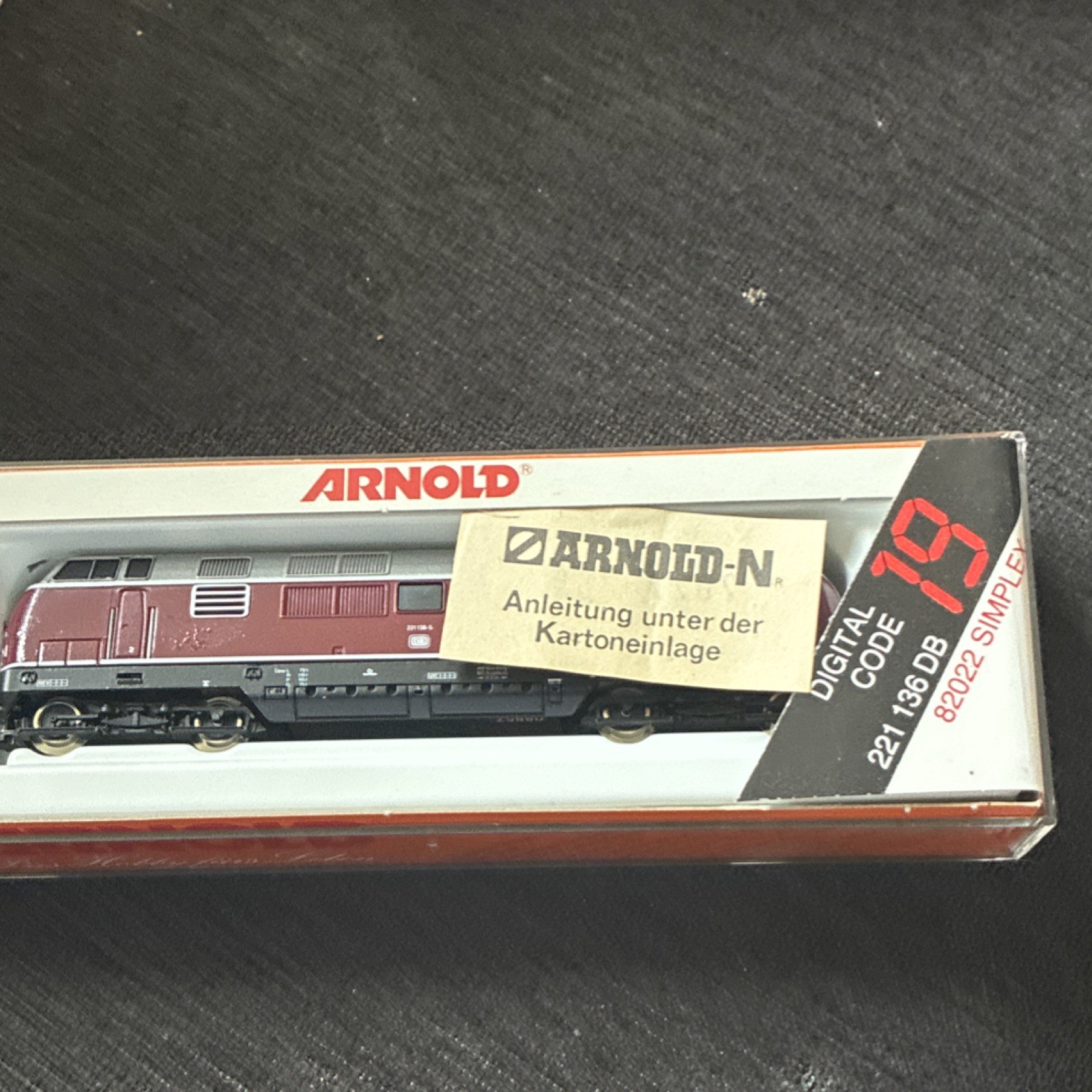 Arnold Digital N Gauge Diesel Locomotive BR 221 Deutsche Bahn Red Silver Black