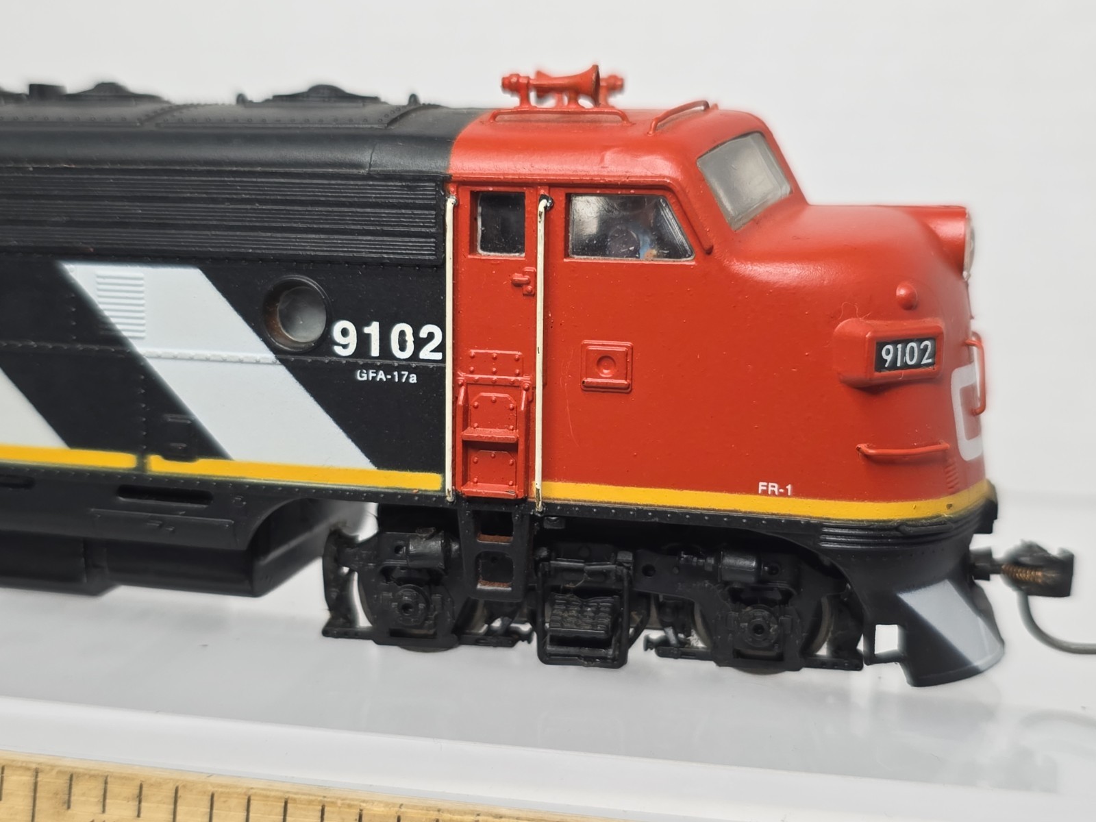 Athearn HO Scale Custom Canadian National CN 9102 F-7 A Diesel Locomotive Kadee