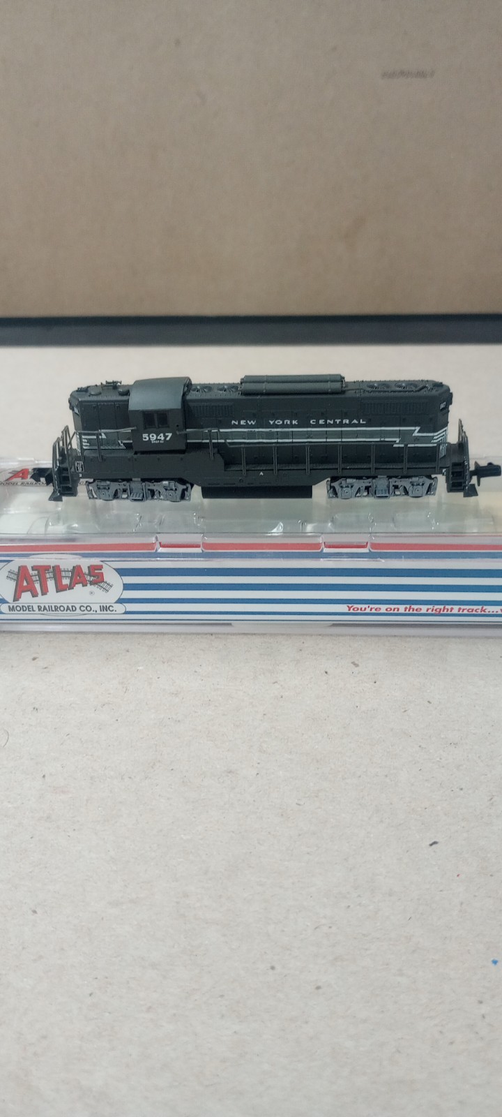 N Scale Atlas GP9 Torpedo Tube New York Central Locomotive