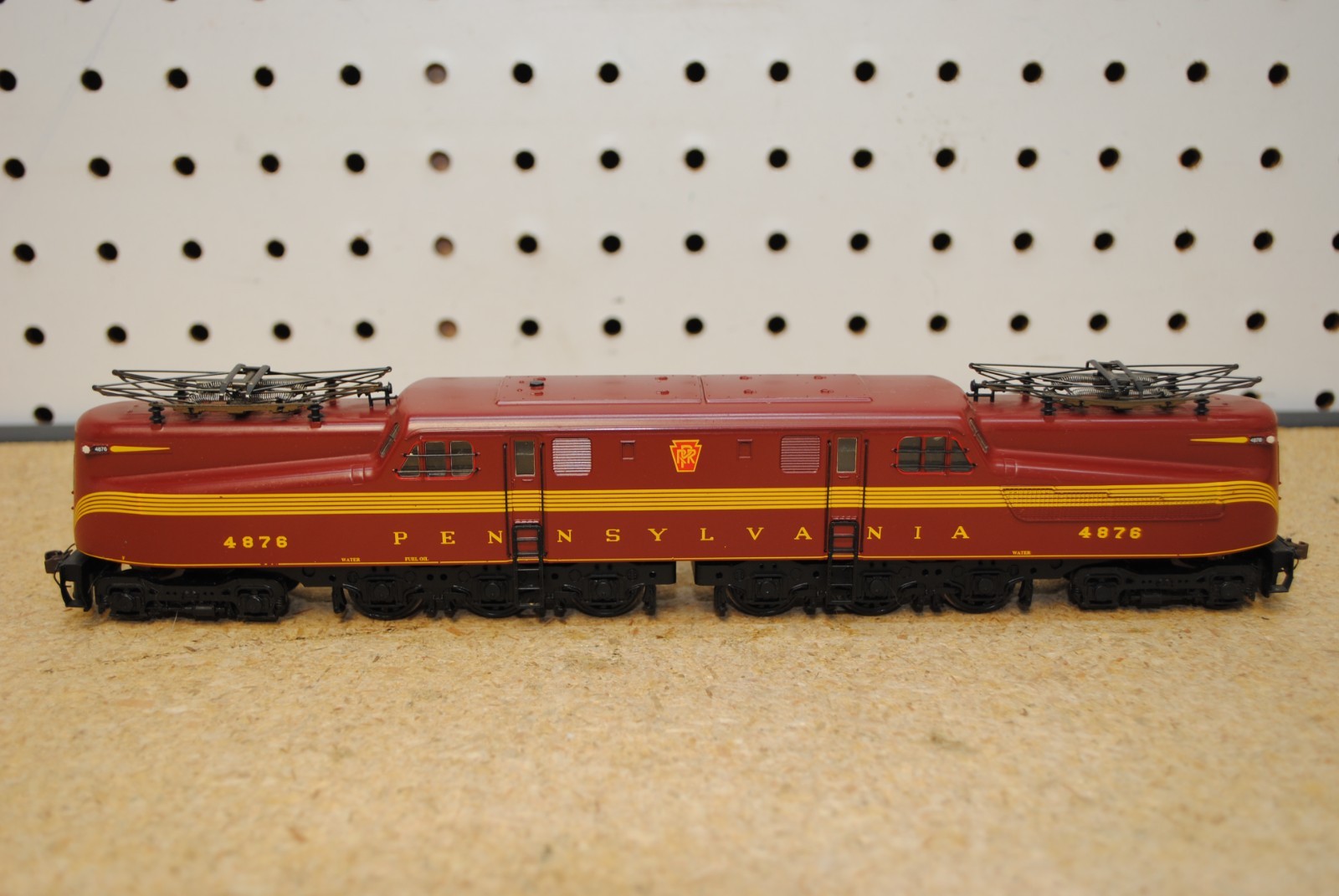 Bachmann 65202 PRR Pennsylvania #4876 Tuscan Red GG1 Electric Locomotive HO