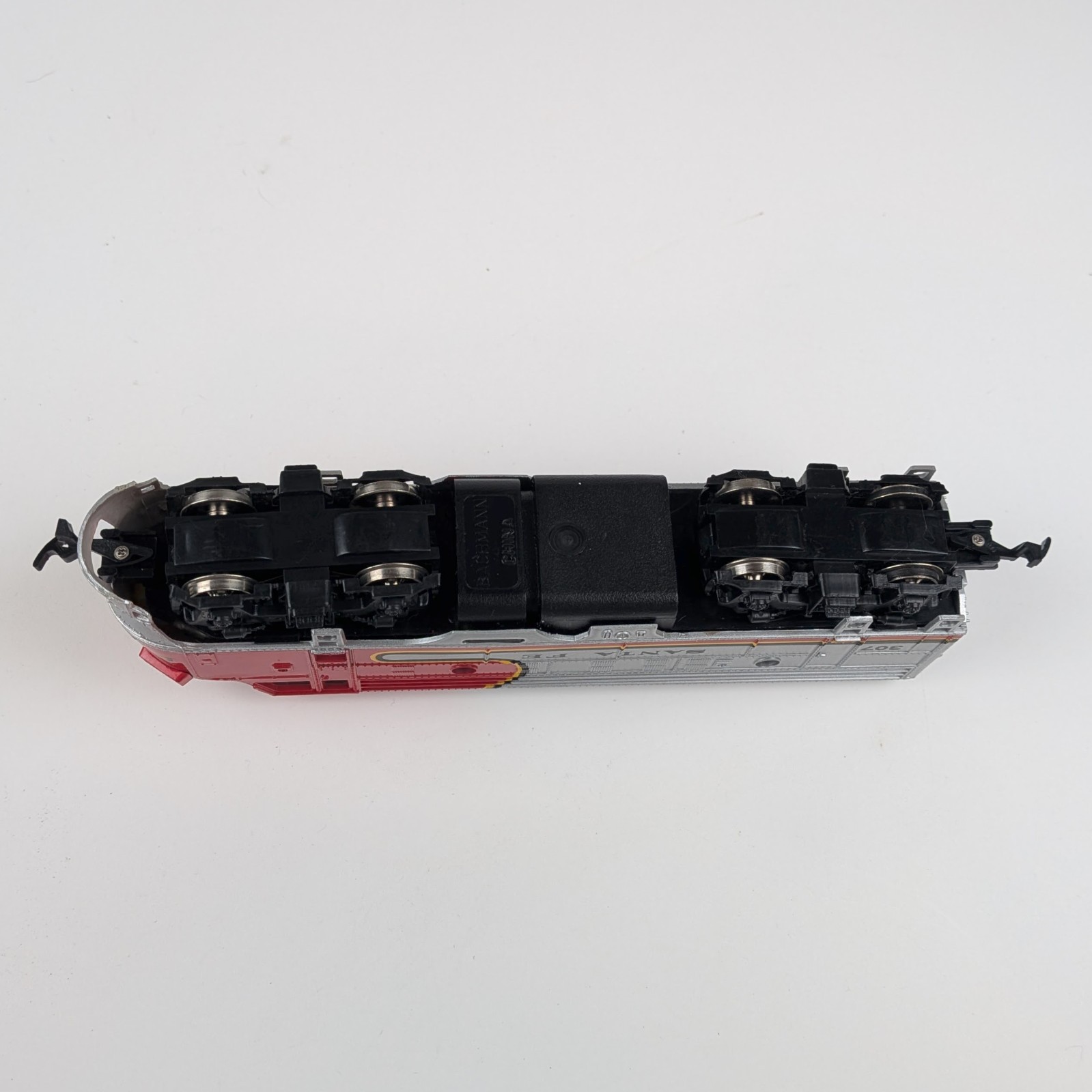 Bachmann HO Scale F9 – Santa Fe – Good Condition with Box, Tested