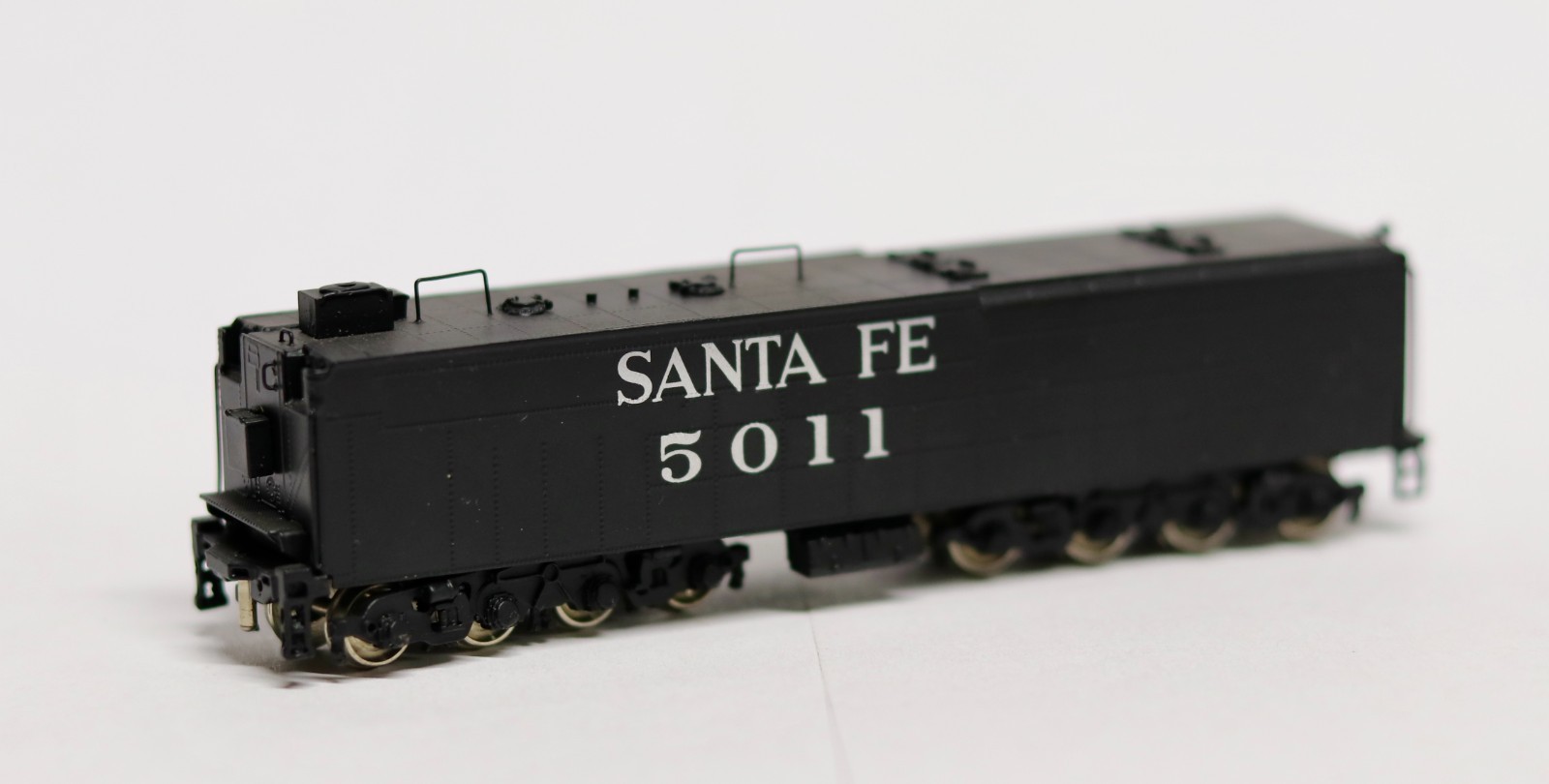 Hallmark Models N Scale Brass ATSF Santa Fe 5011 2-10-4 Factory Painted