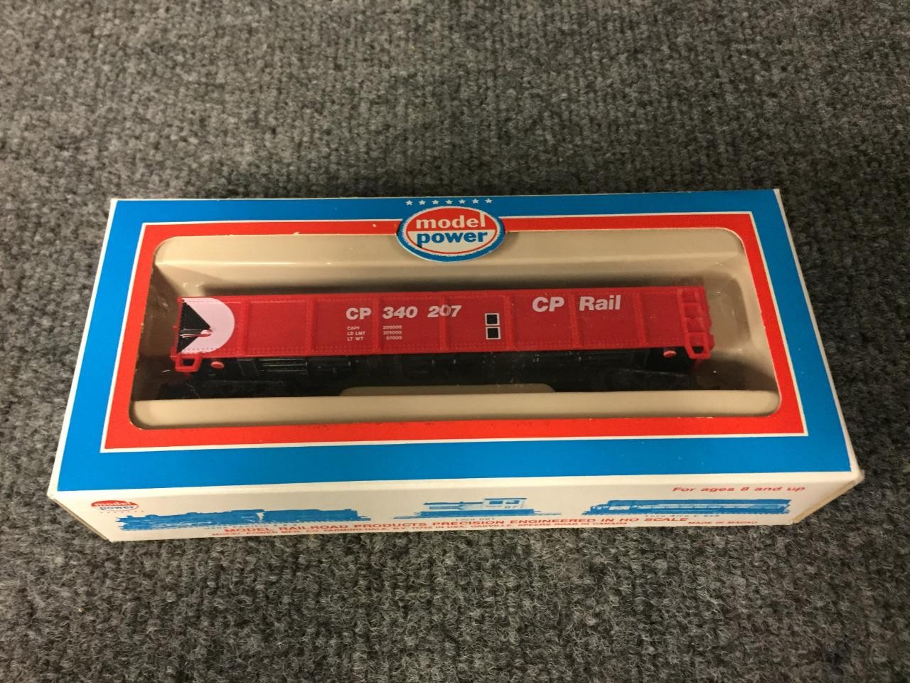 Model Scale HO Locomotive 2-6-0 with Tender Box Gondola Tank Caboose Train Cars