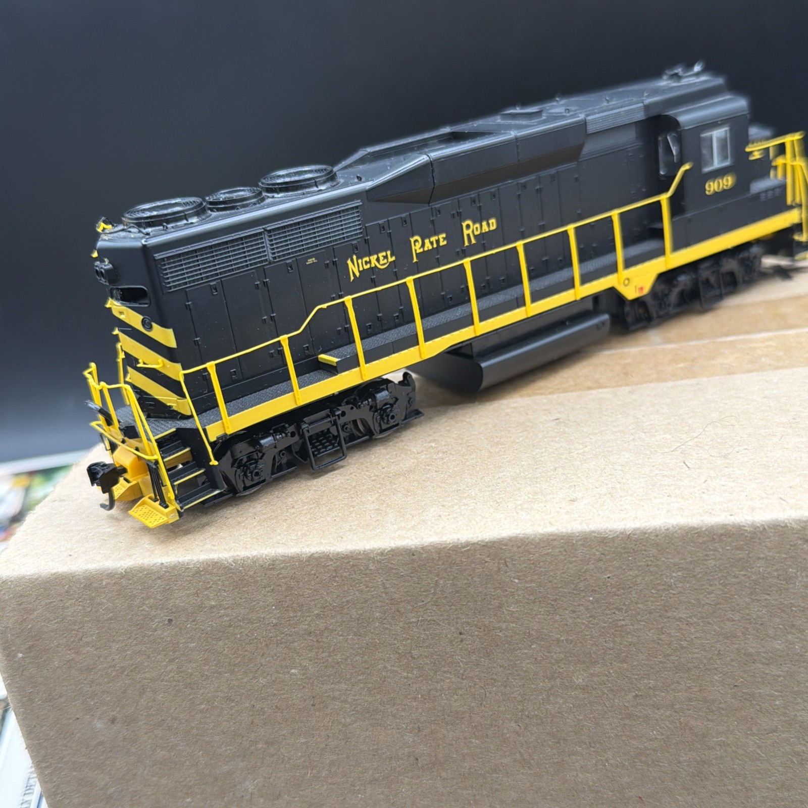 HO Proto 2000 Nickel Plate Road GP30 Diesel Locomotive #909 W/ DCC