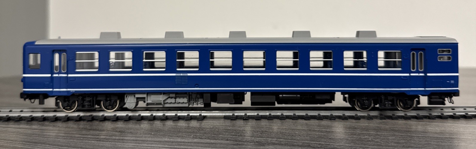 KATO HO Scale Japanese Train Set DD51 & 5 Passenger cars & UniTrack Custom Set