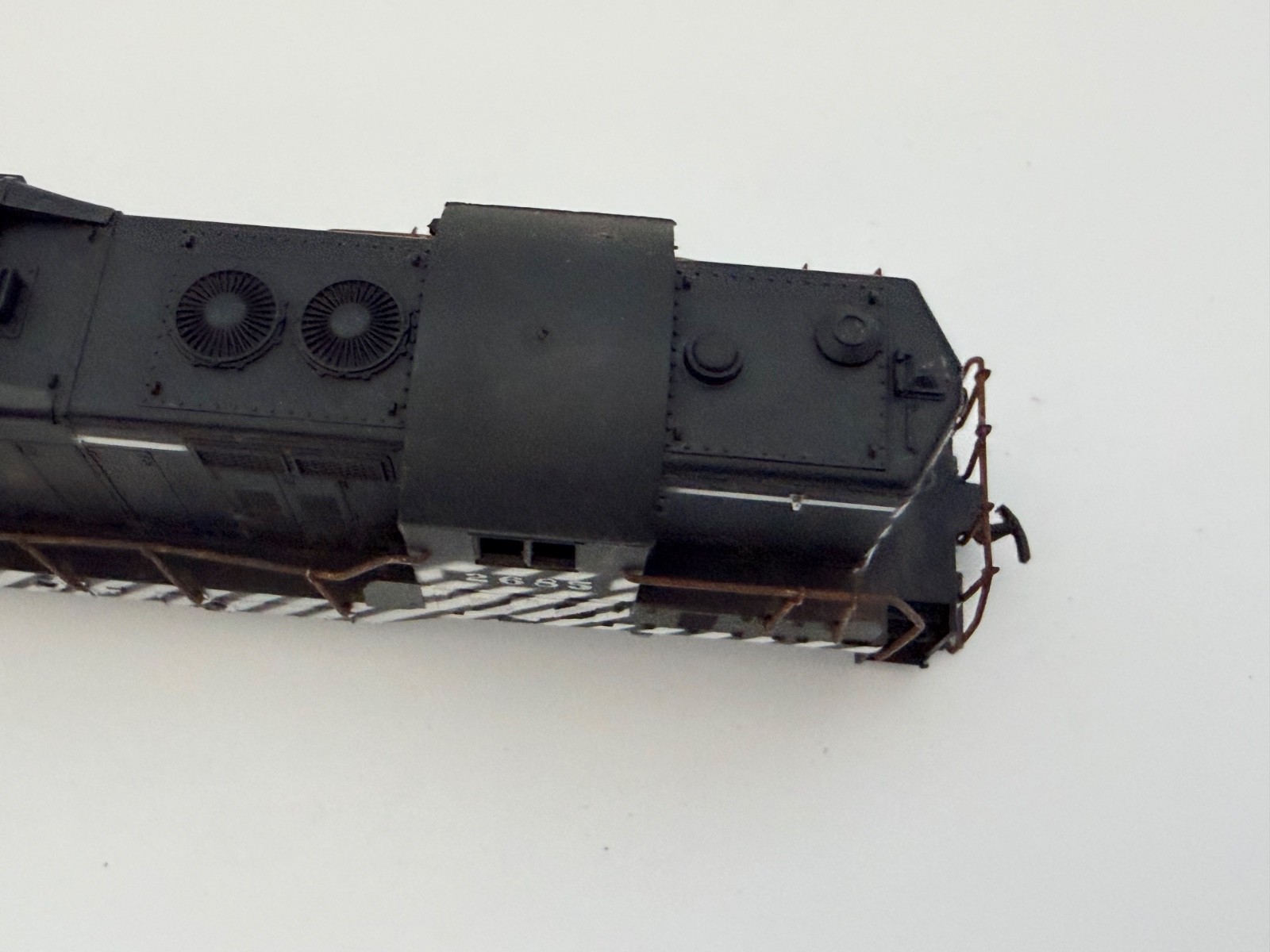 Athearn HO A.T.S.F. Santa Fe Diesel Locomotive #2685 Shell w/ Chassis Vintage