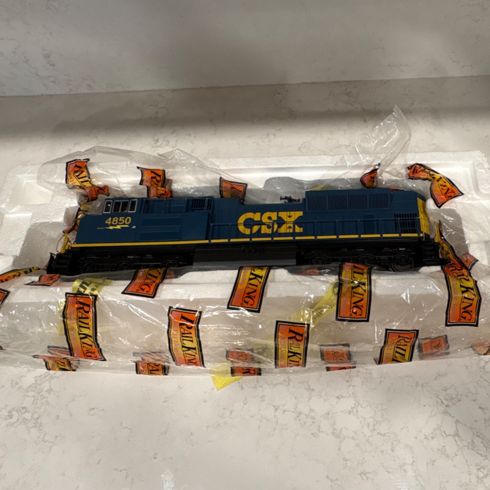 RailKing SD70ACe CSX 4850 O Gauge Diesel Loco Digital Sound/Light 30-4213-1E