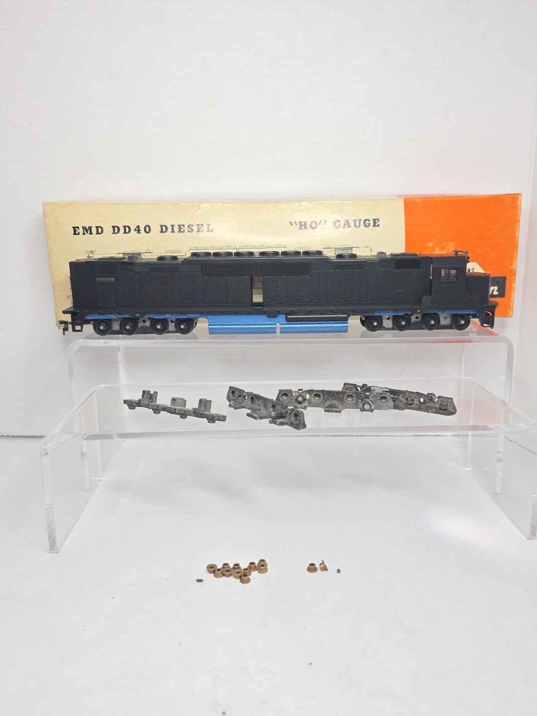 Athearn HO Scale Dummy As Is Undecorated EMD DD40 Diesel Locomotive Read Desc.