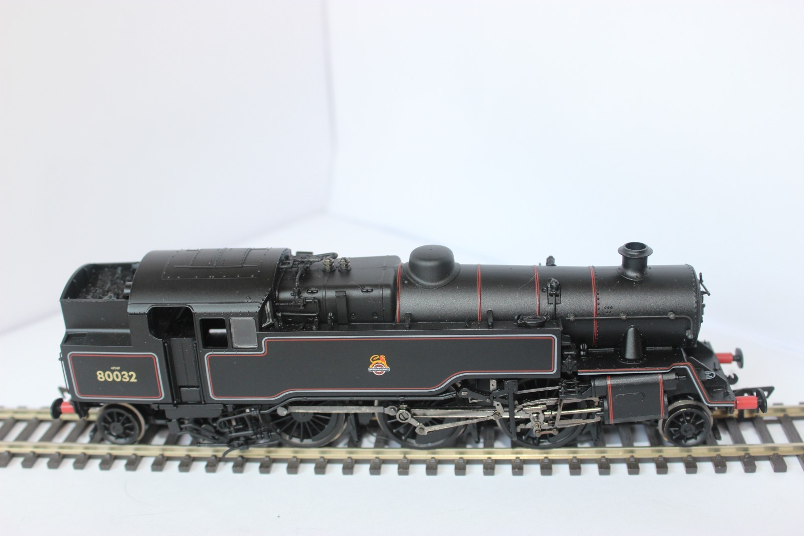 Bachmann 32-352 Standard Class 4MT Tank 80032 BR Lined Black E/Emblem Boxed.