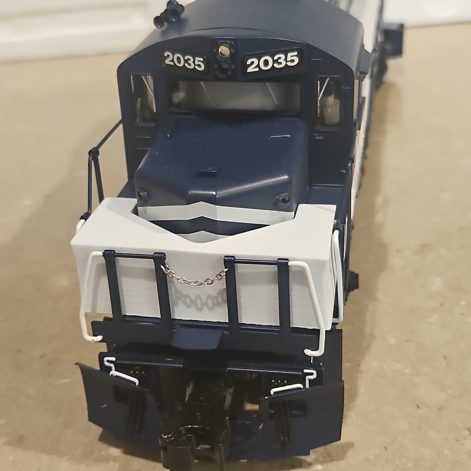 Lionel 2333571 O Gauge KYLE LEGACY GP20 #2035 Diesel Locomotive