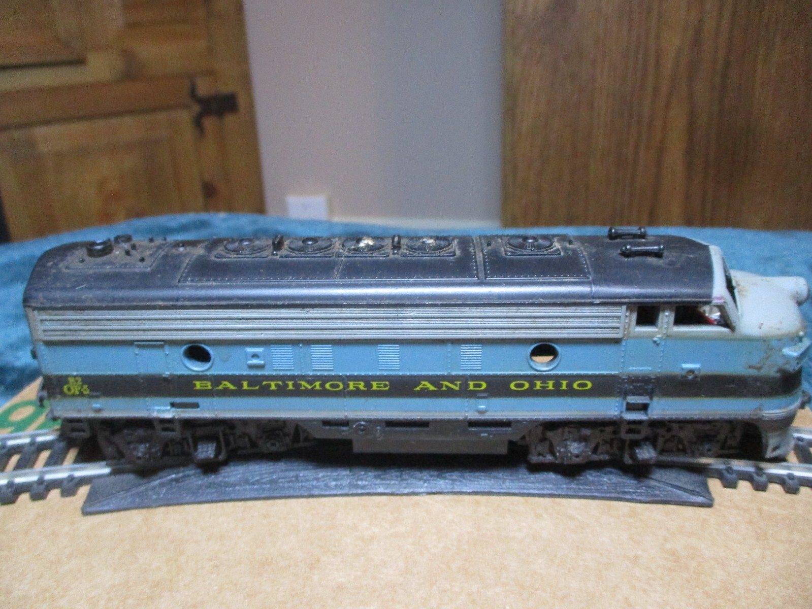 Unbranded Ho Scale 82 OP-5 B&O Baltimore & Ohio Diesel Locomotive Tested Read