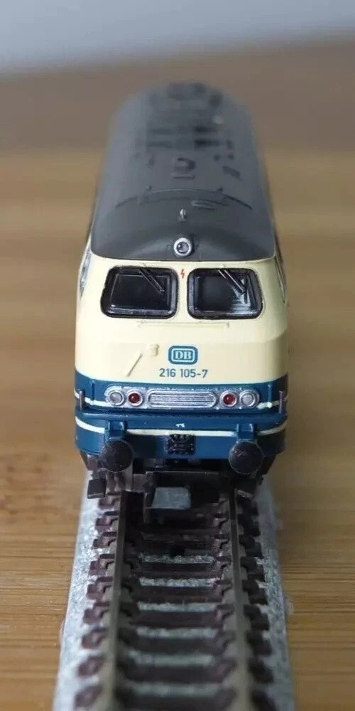 Brawa 61202 N gauge DB BR 216 diesel loco in cream & blue blue livery