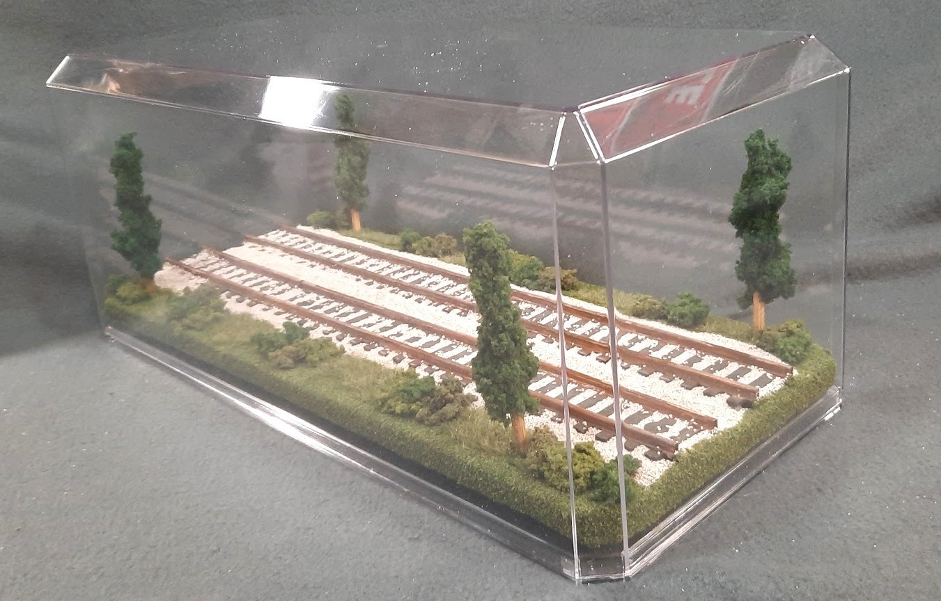 S SCALE 16″ DOUBLE TRACK DISPLAY CASE- “SUMMER SCENE”-FOR ANY S TRAINS