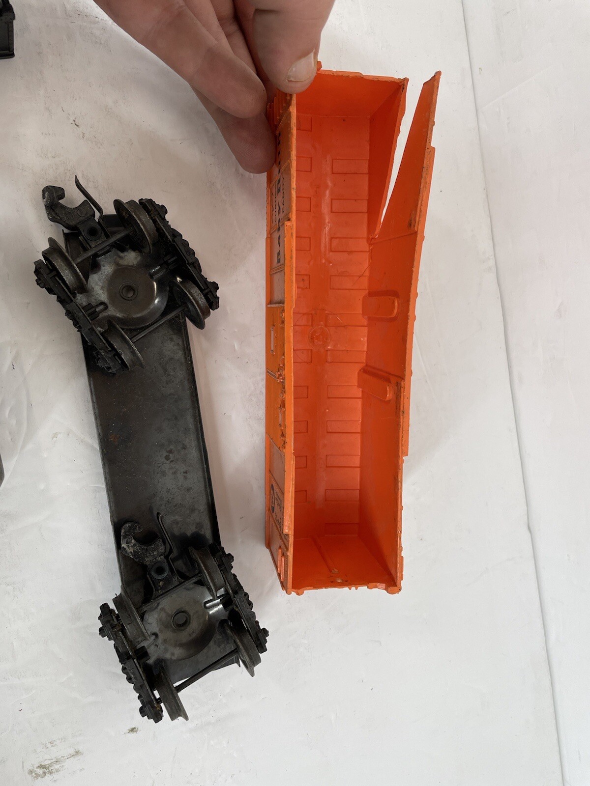 FOR PARTS VTG LIONEL 1110 DIE-CAST Metal STEAM LOCOMOTIVE With Broken Cars