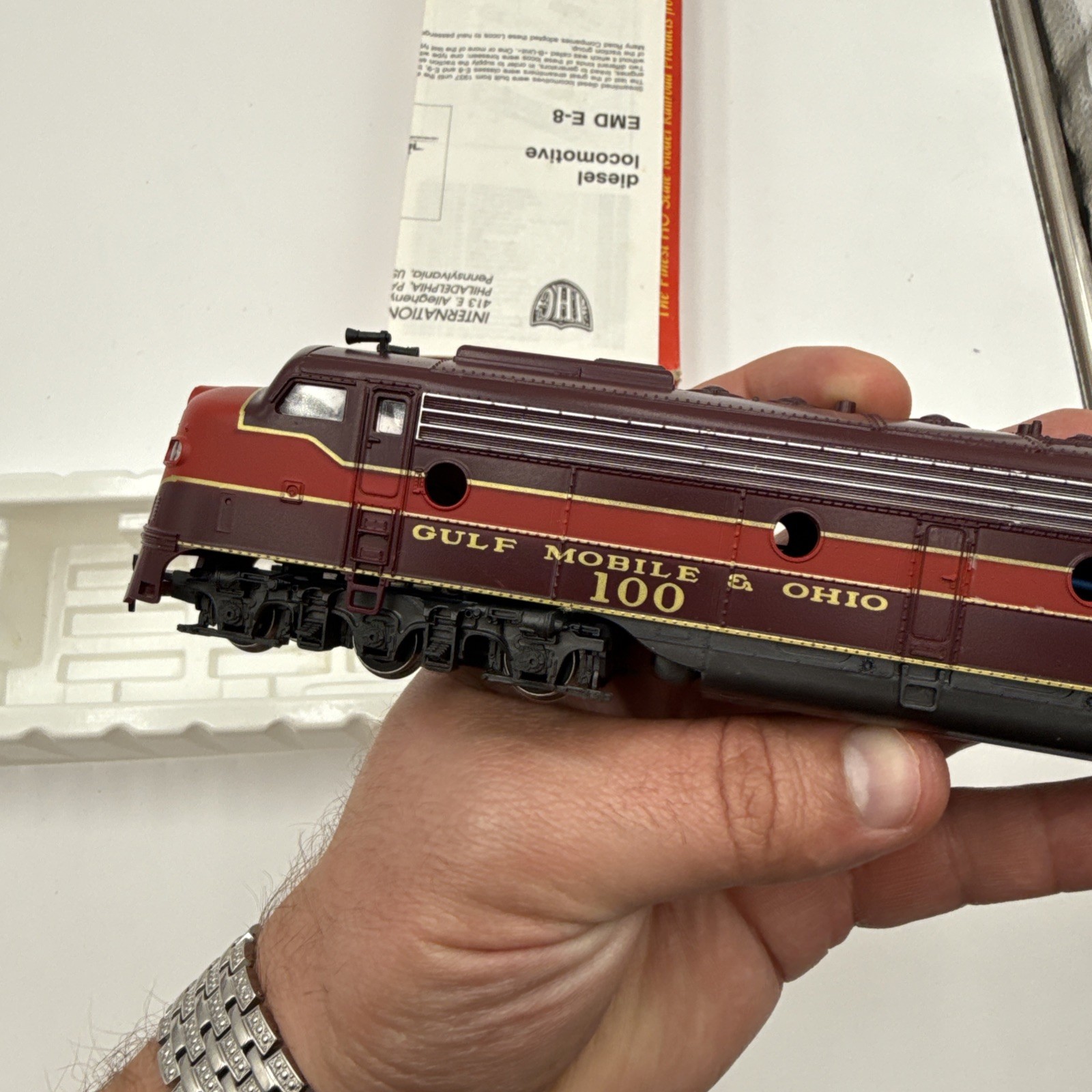 IHC 1941 HO SCALE GULF MOBILE OHIO E-8 A POWERED DIESEL LOCOMOTIVE #100 IN BOX