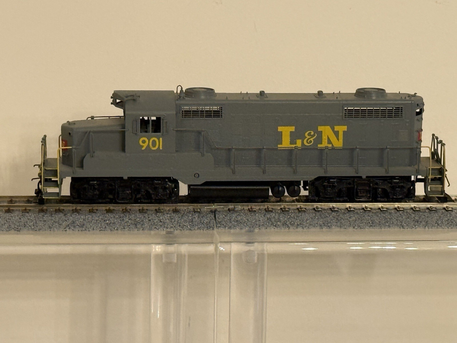 Oriental Limited HO Brass Factory Painted L&N GP-18 #901