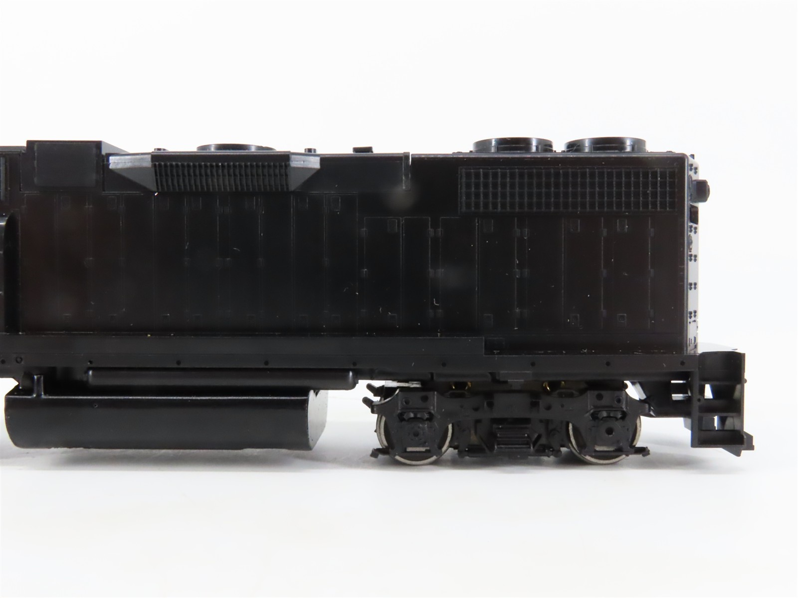 HO Scale Athearn Undecorated EMD GP38-2 Diesel Locomotive