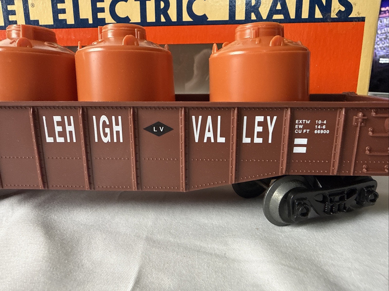 Lionel – Lehigh Valley Gondola With Canisters 6-16388