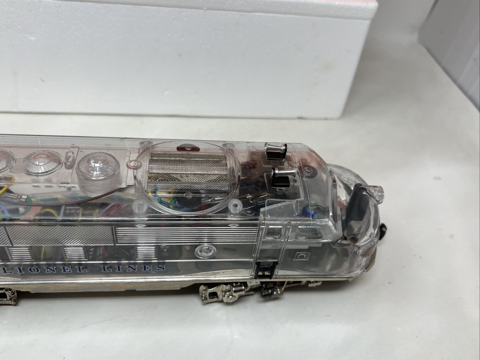 Lionel 6-38151 O Lionel Lines F3A Powered Clear Cab Diesel Locomotive #2000 LN