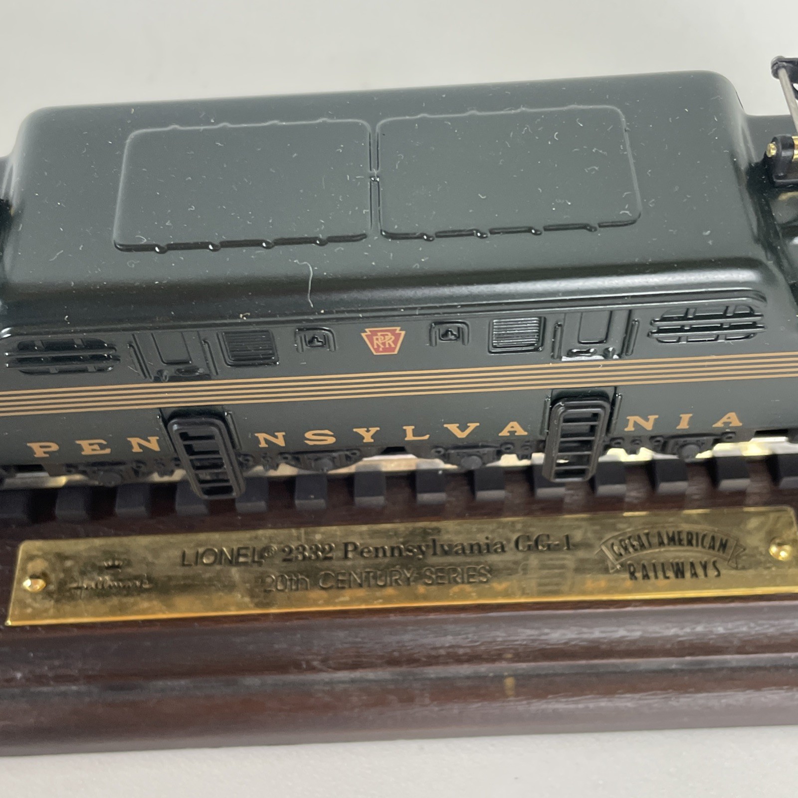 LIONEL Hallmark 2332 Pennsylvania GG-1 Electric Locomotive For Display In Case