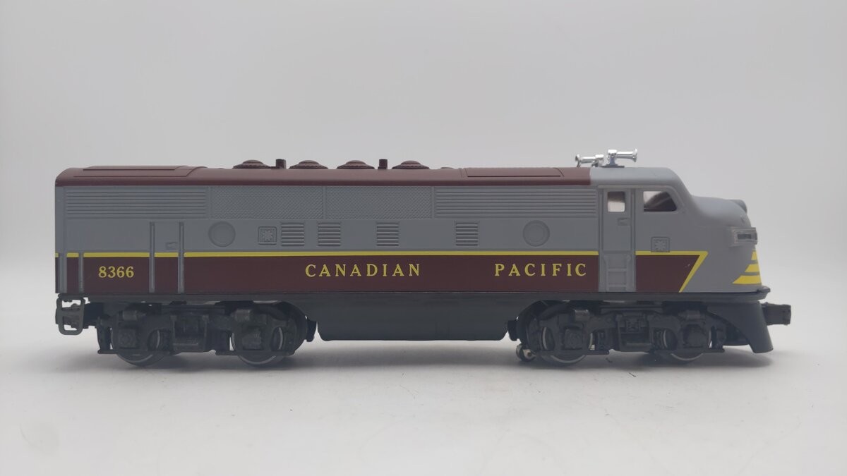 Lionel 6-8366 O Canadian Pacific F3 A Dummy Diesel Locomotive EX/Box