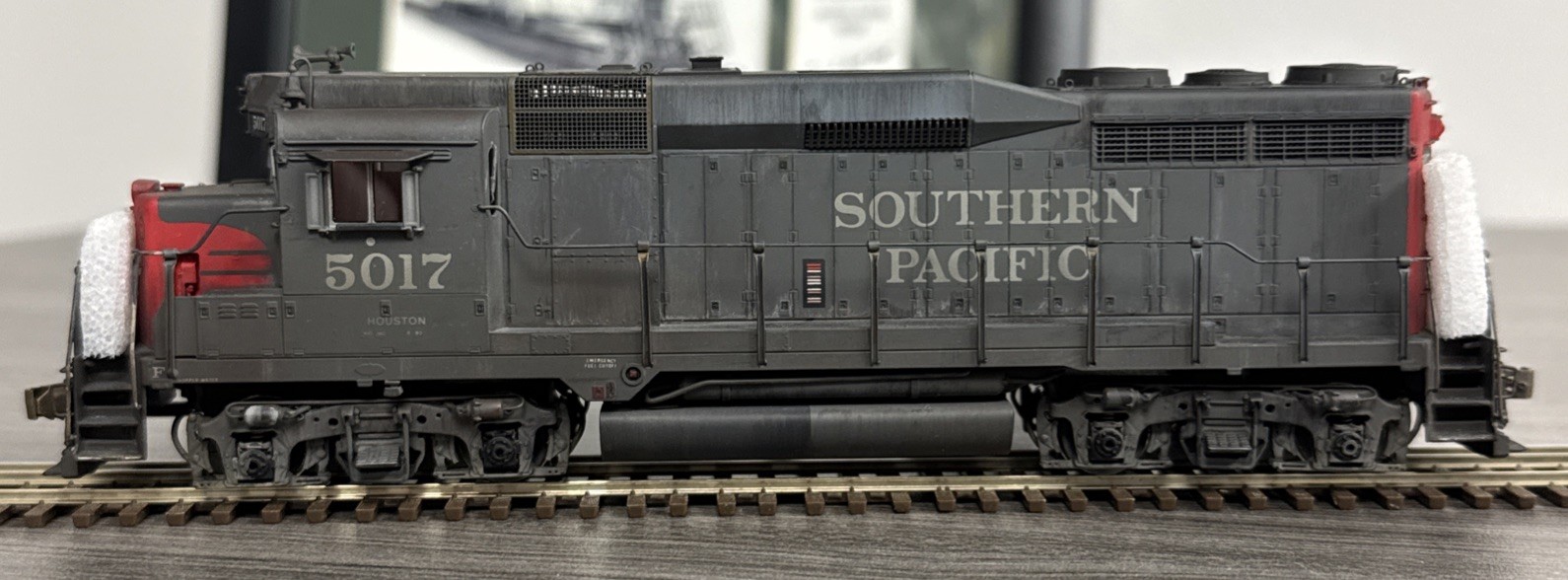 Challenger Imports, Ltd. HO Brass #2164.1 GP-30 Phase II Southern Pacific #5017
