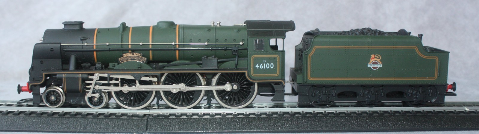 AIRFIX Railways System OO Scale Royal Scot Locomotive 54121-3