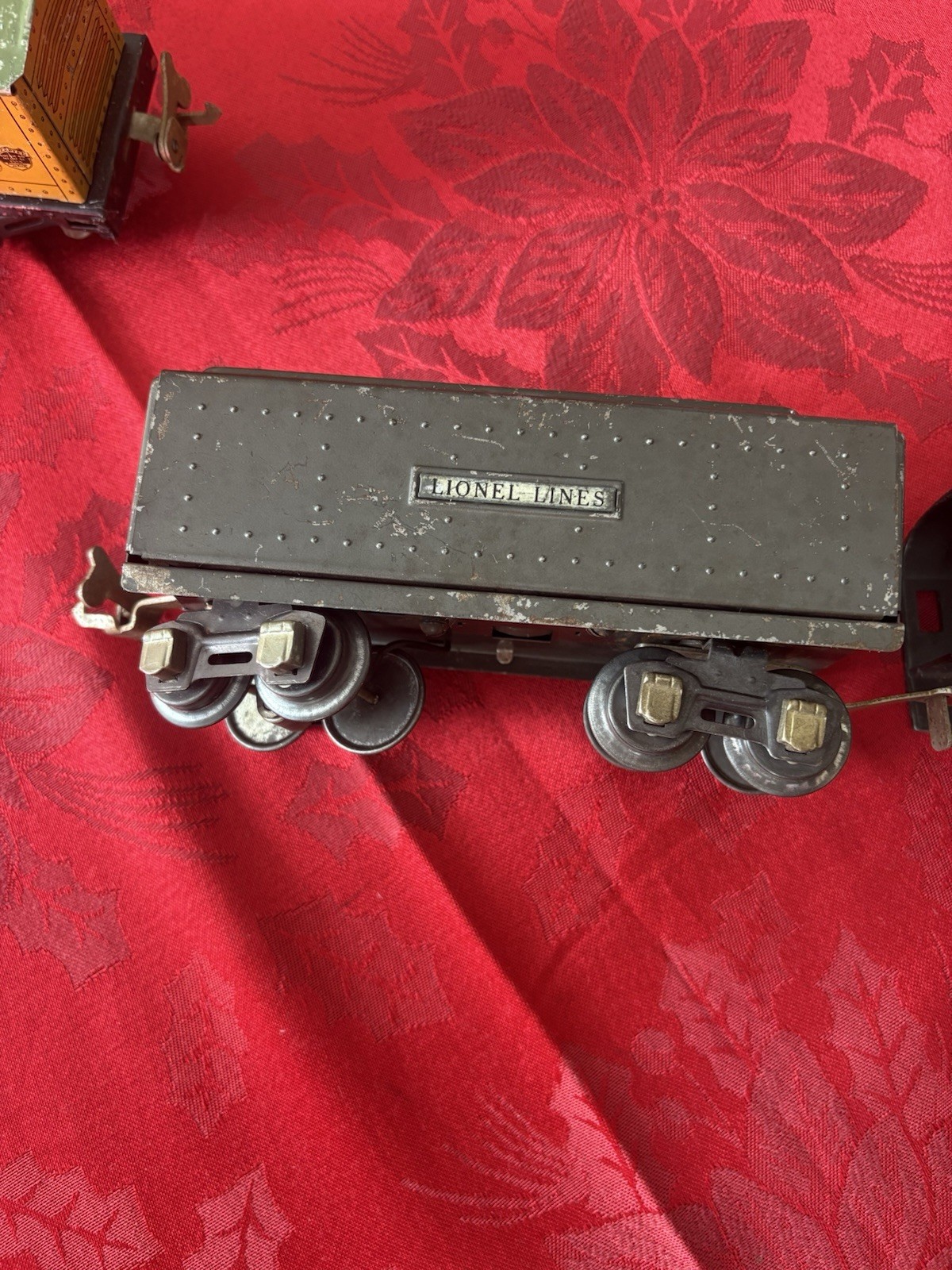 Pre-War Lionel 1688E “Torpedo” 0-Gauge DieCast Gunmetal Locomotive Train Set