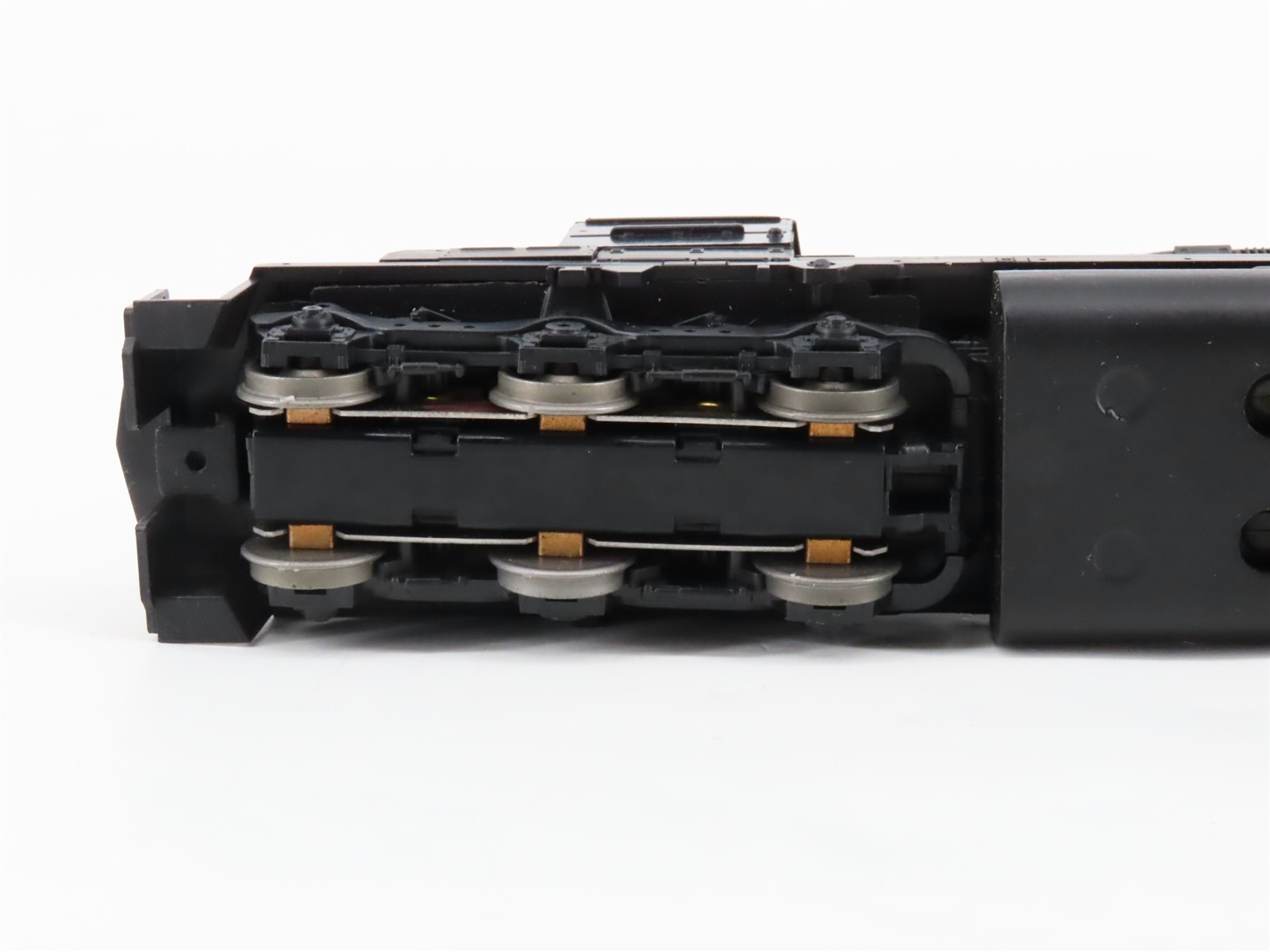 HO Scale Athearn 4500 Undecorated SD40T-2 Diesel Locomotive