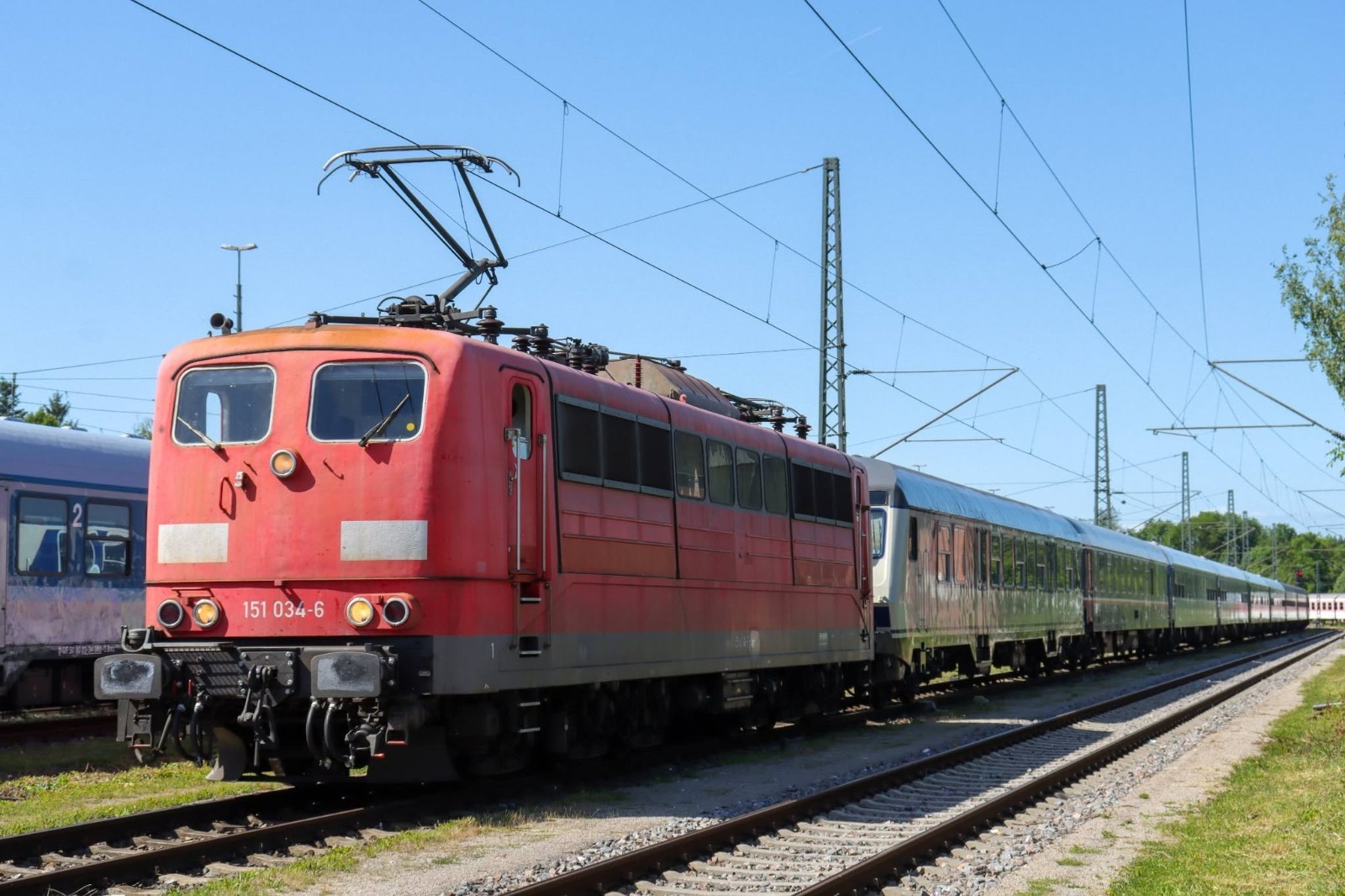 Roco H0 DB BR 151 071-8, Heavy Freight E-Lok in Traffic Red #43380 , Mint