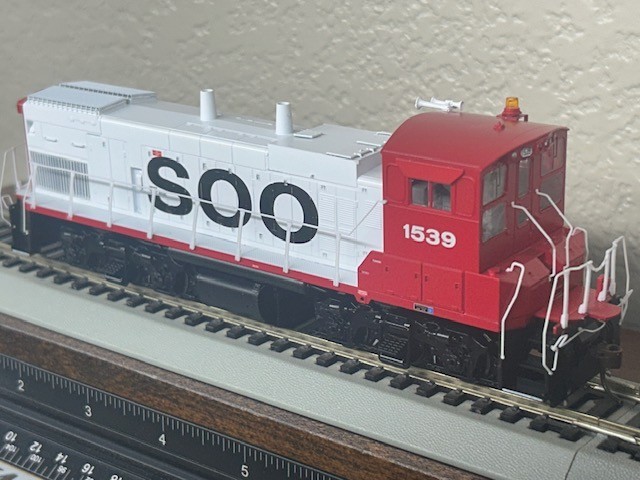 SOO LINE MP15ac SWITCHER LOCO – DC/DCC Ready – HO Scale -” GENESIS ” NEW OOP