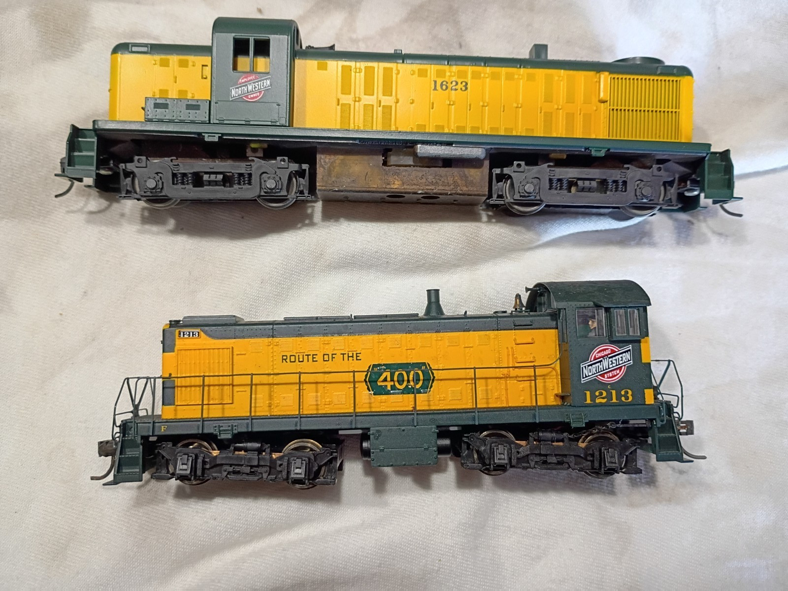 HO Train Diesel Locomotive 2pc lot working C&NW LIFE LIKE & UNMARK used lot C