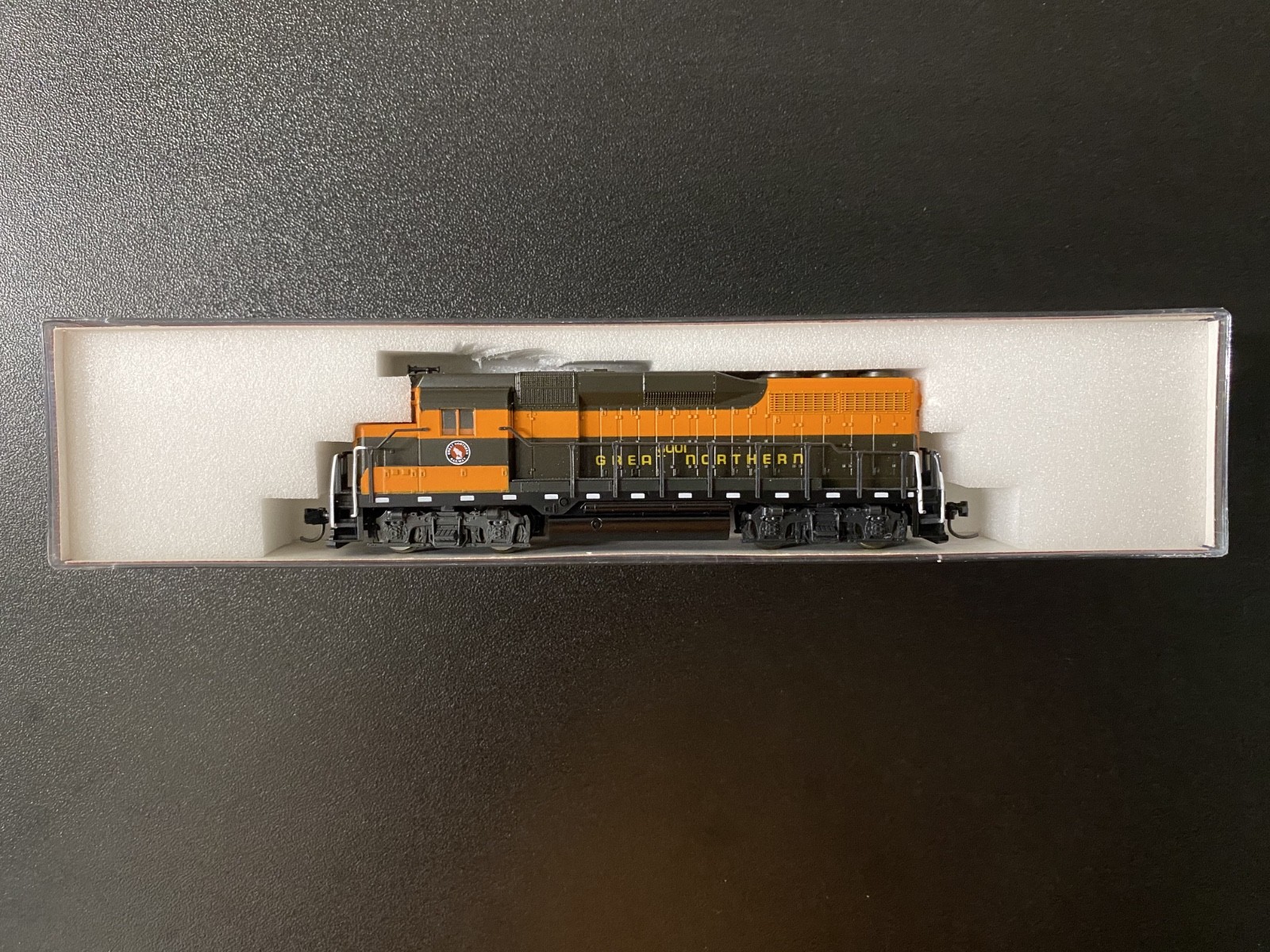 Atlas N Scale EMD GP30 #4730 Great Northern Diesel Locomotive Rd#3001