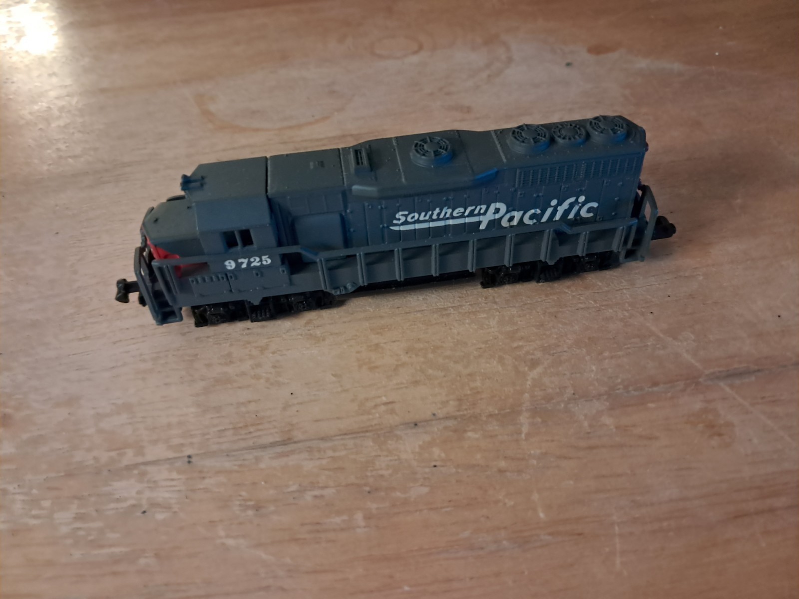 Southern Pacific Dummy Locomotive 418 N Scale Road No. 9725 High Speed Model Yes