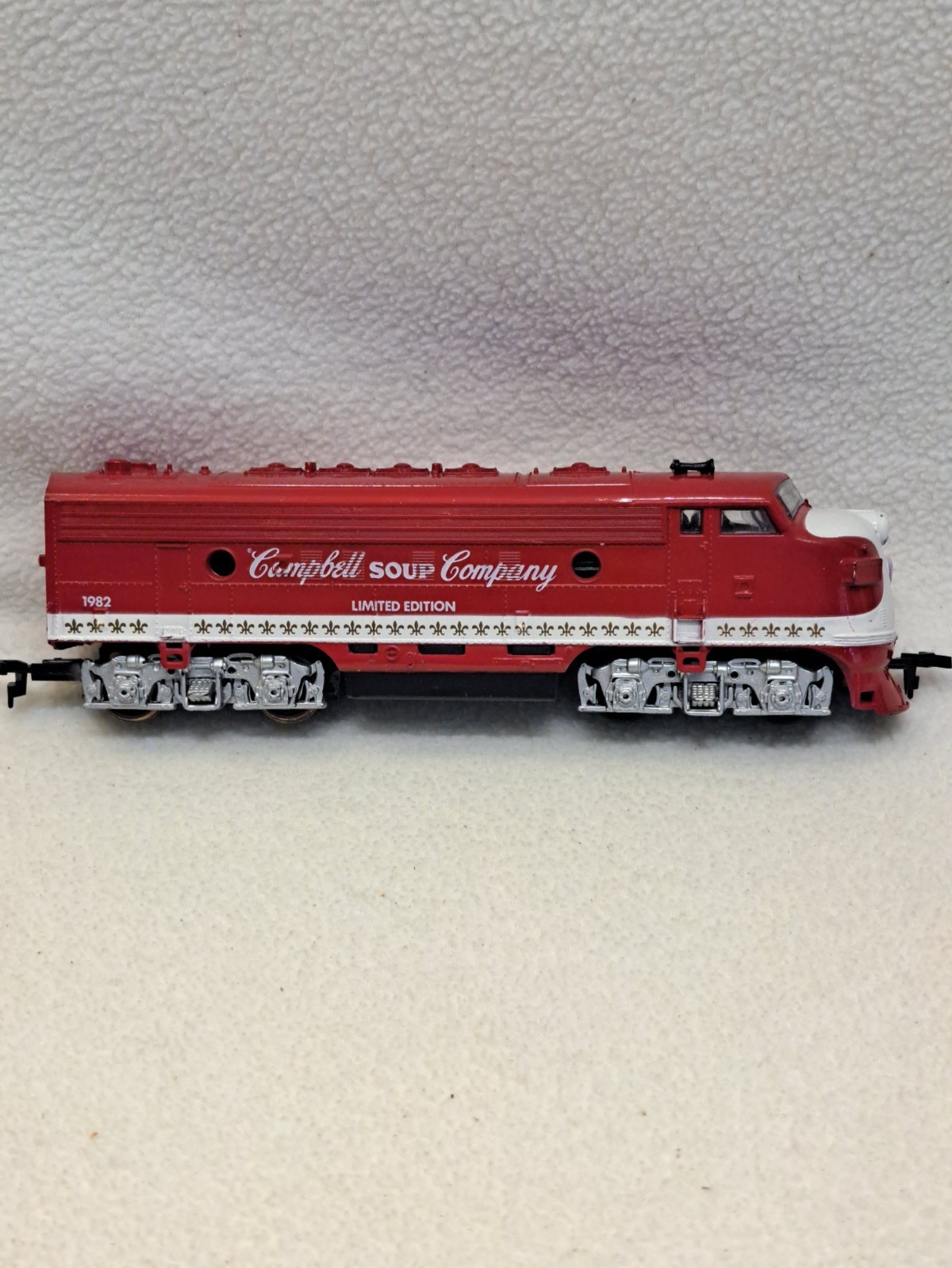 Life-Like Campbell Soup Company H.O. Gauge F7 Diesel from 1982 EUC RUNS