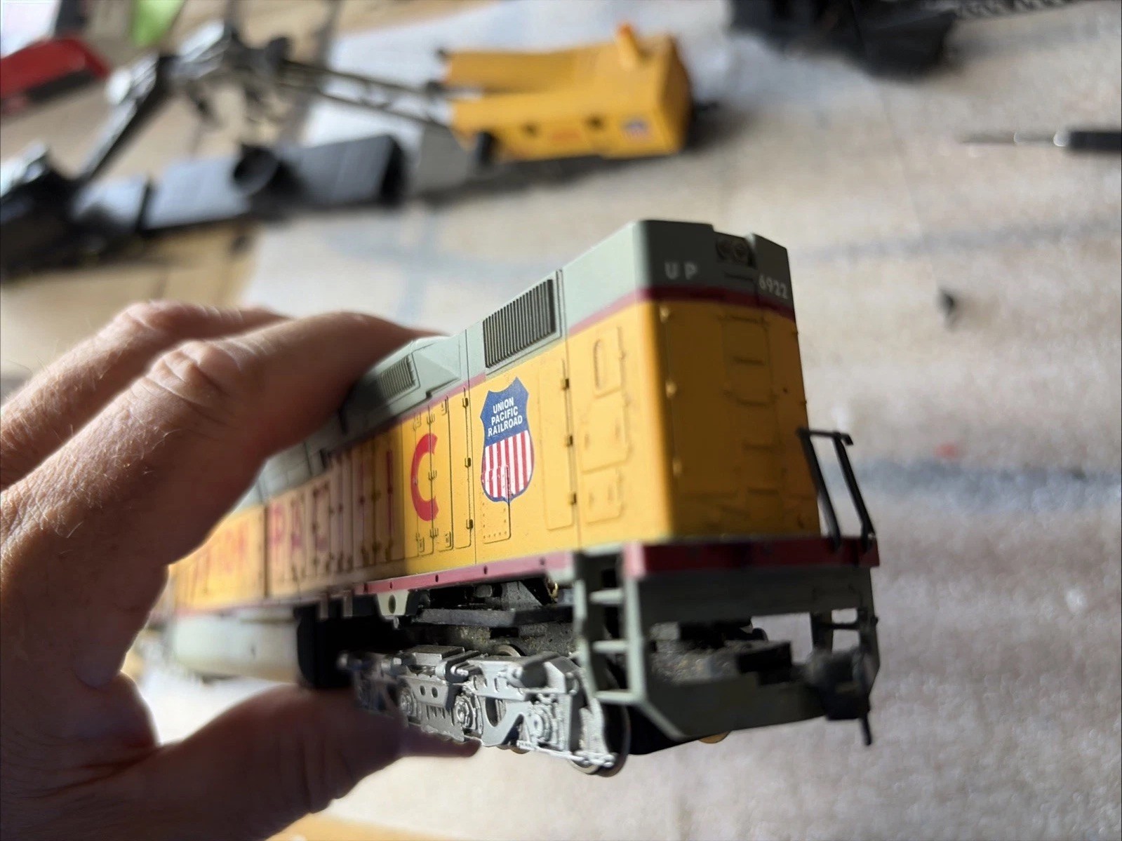 HO Scale, Bachmann DD40X “Union Pacific”Locomotive # 6922 Used -runs- Needs Work