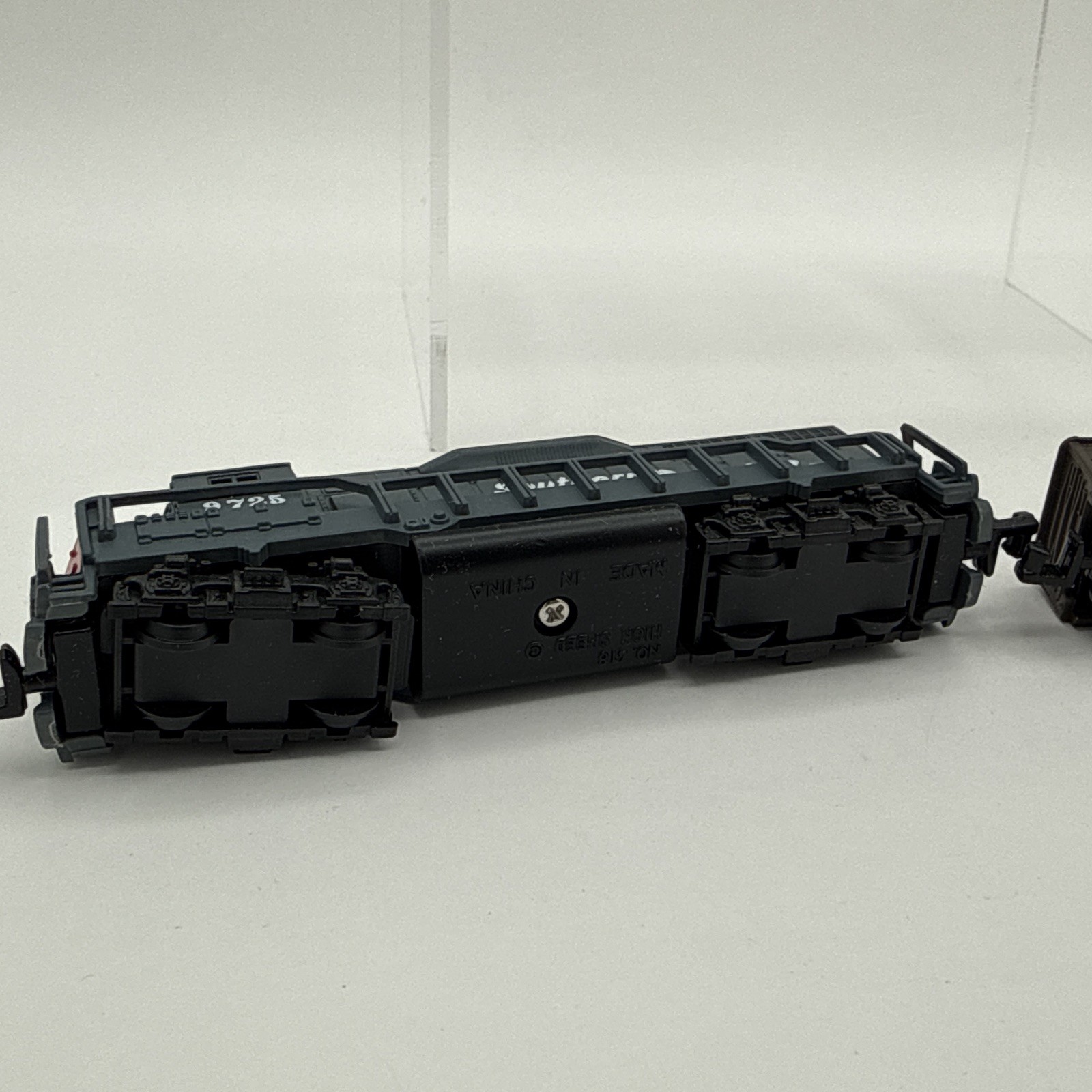 Southern Pacific Locomotive 9725 Train No. 418 High Speed + Coal Car #422 – NIB