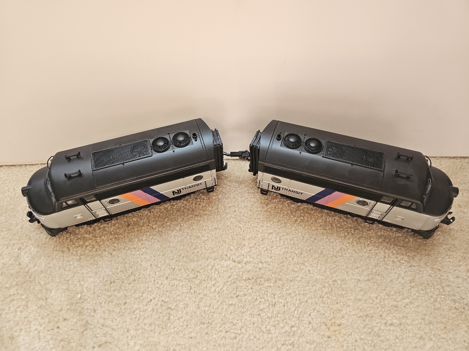 RMT 92675 O New Jersey Transit Mini F-3 AA Locomotive Set #423/424
