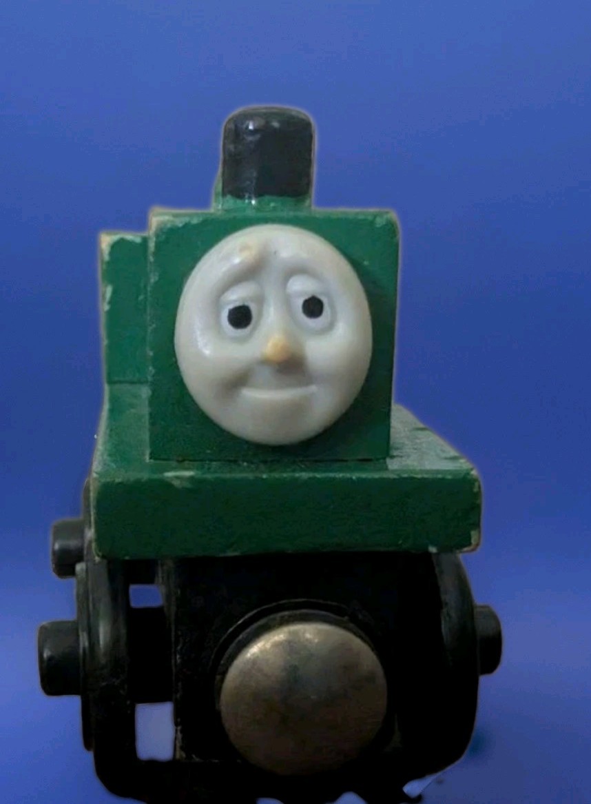 Thomas & Friends Wooden Railway Neil Green S & M 2 Train Engine 1999