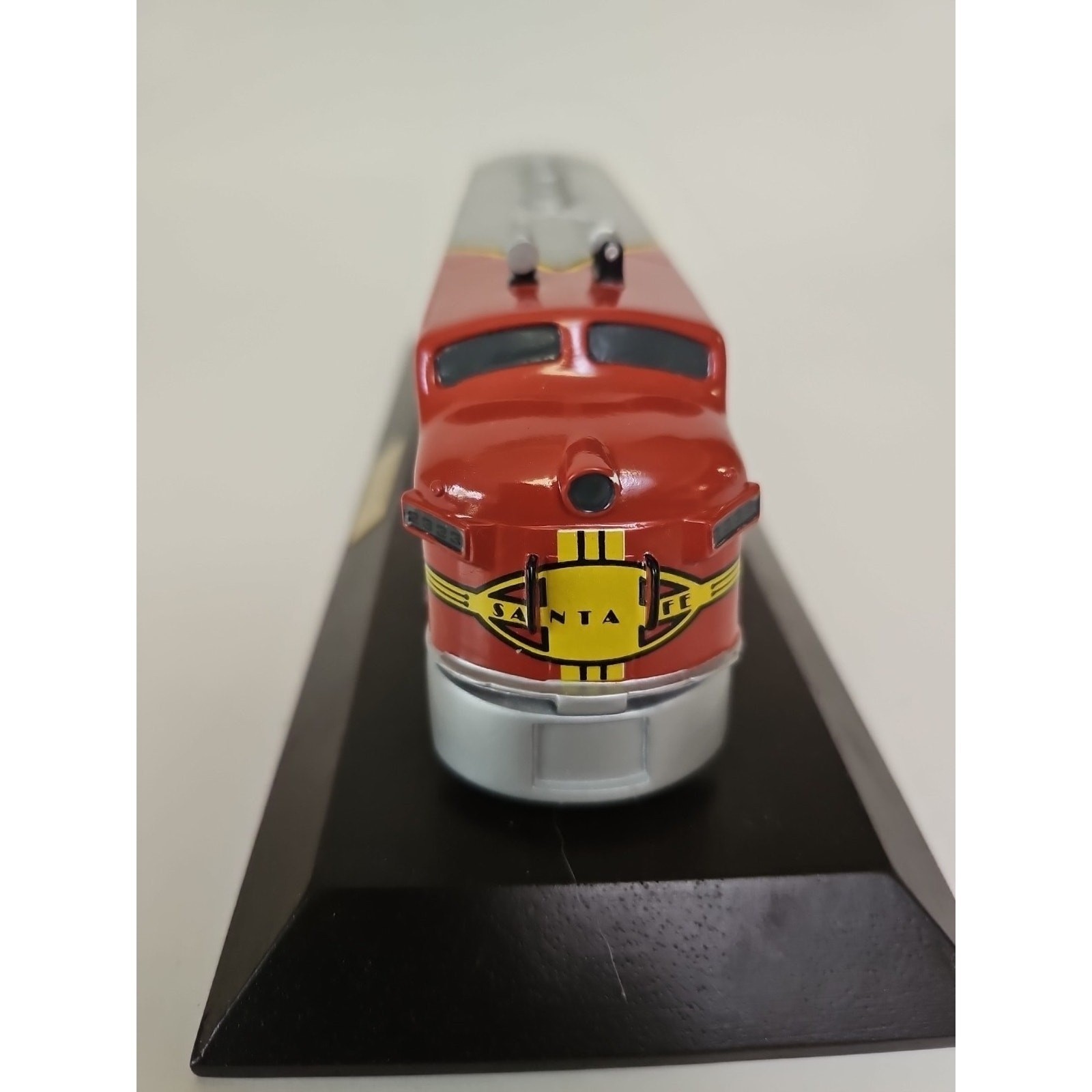 1948 SANTA FE F3 DIESEL ENGINE BY LIONEL