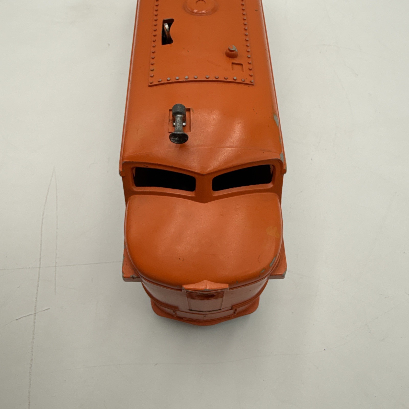LIONEL POSTWAR O GAUGE NEW HAVEN ALCO DIESEL LOCOMOTIVE #232 – TESTED