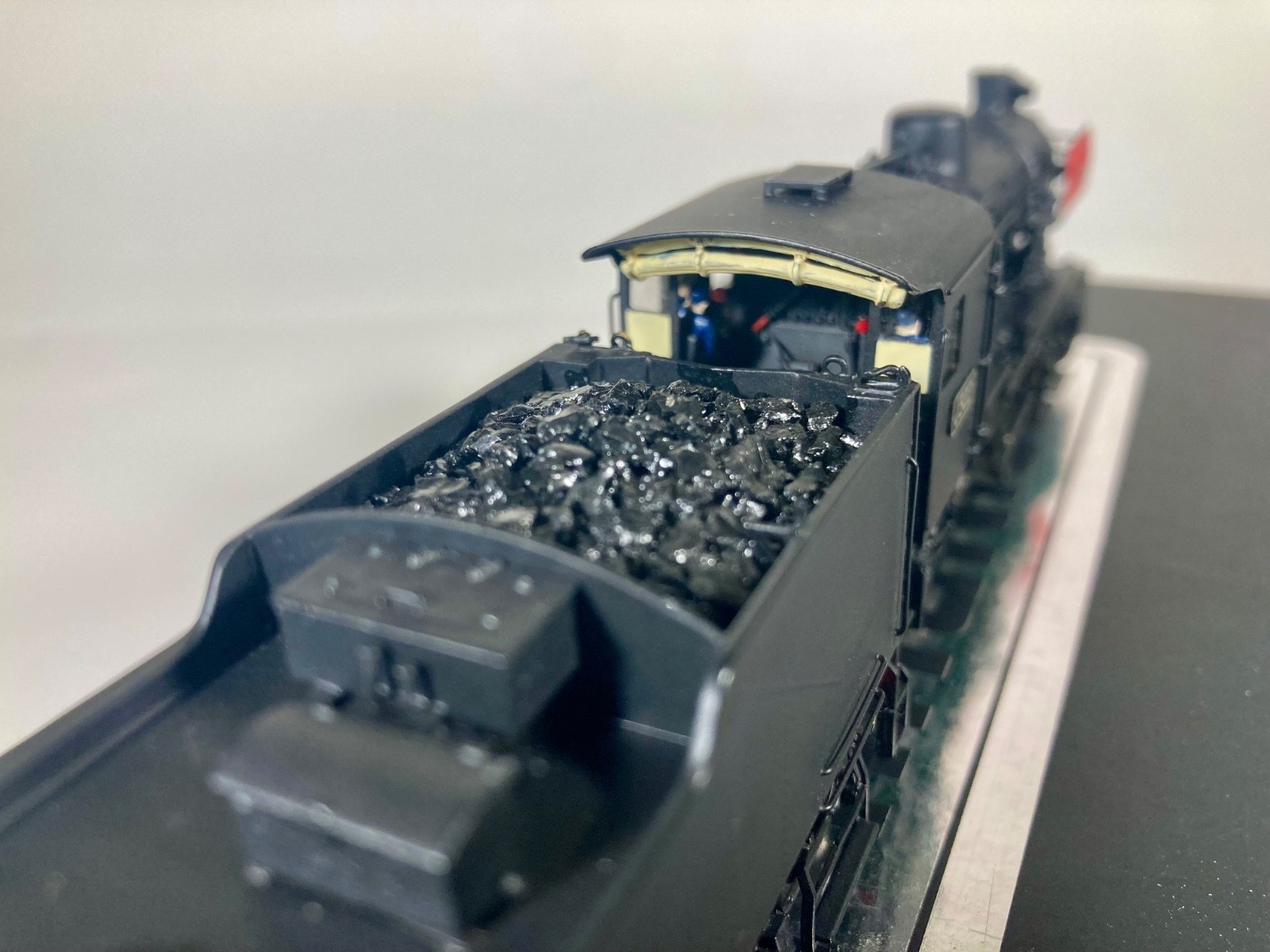 Trainbuilder – Victorian Railways – J Class # J502 Black & Red Steam Locomotive